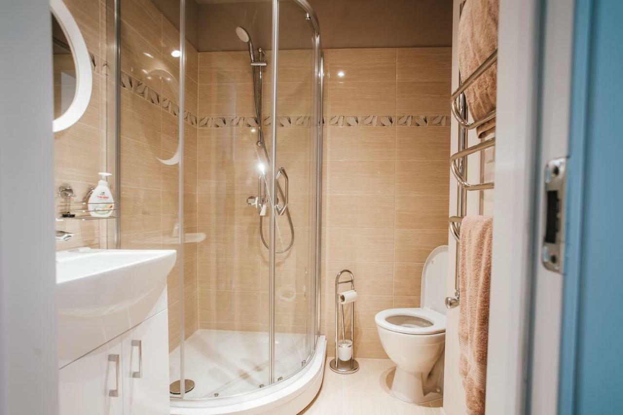 Stylish Latvian Classic 1-Bedroom Apartment Near City Center, Parks & Public Transport Links Riga Luaran gambar